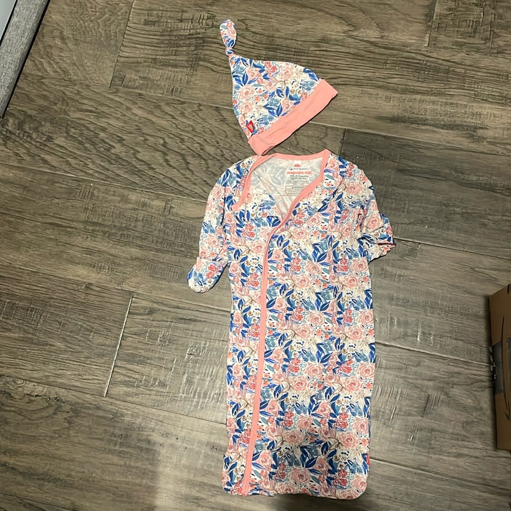Magnetic Me gown & matching hat
